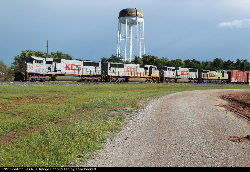 Northbound awaits a meet